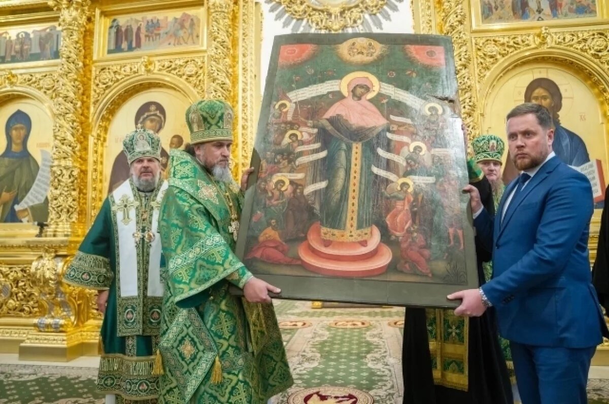    Во Ржев вернули древнюю икону со следом от снаряда