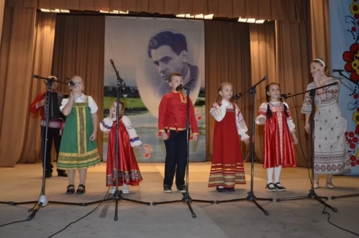    В селе Заокском Гришинский фестиваль провели в этом году в 15-й раз. Любовь к песне и память о земляке объединяет всех – и маленьких, и взрослых.