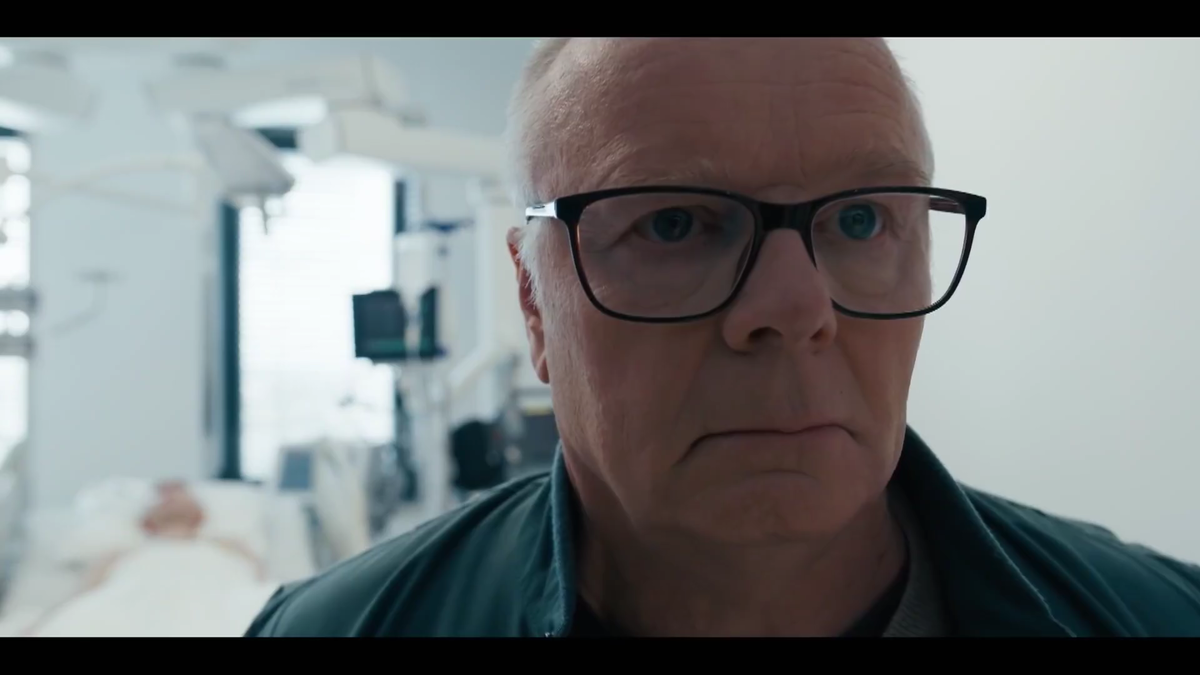 Кадр из сериала.