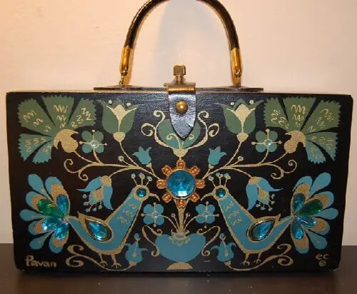 Этнический фольклорный дизайн с драгоценными камнями. Винтажные сумки Enid Collins.