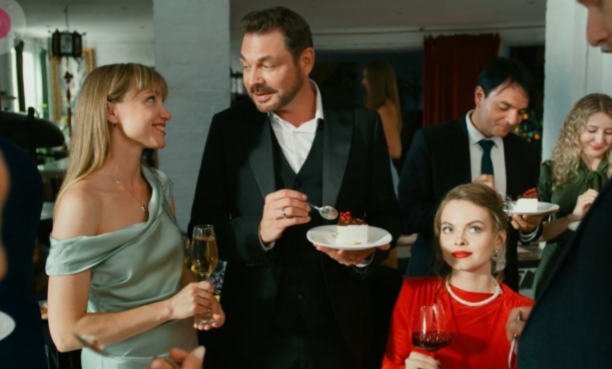 Настя, Ренат муж любовницы, Карина - любовница Макара. 