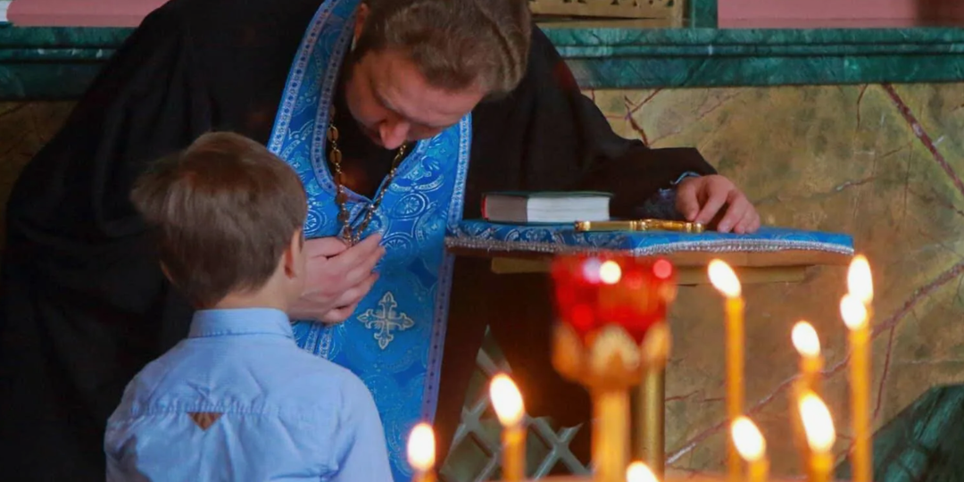 Можно ли говорить "спасибо" священнику?