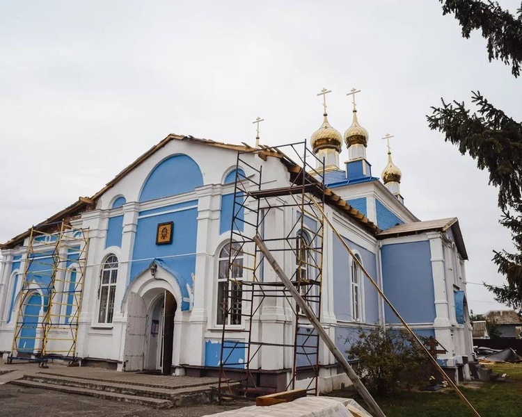     В Курской области храм спасло чудо: дрон ВСУ «удержало» дерево