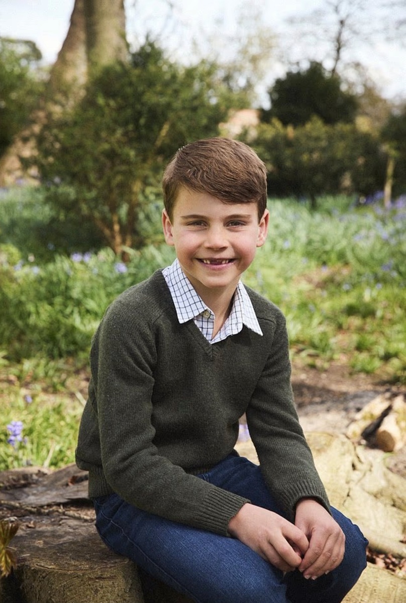 Когда в начале этого года принцу Луи исполнилось семь лет, фотография молодого члена королевской семьи в резиденции семьи в Норфолке, сделанная Шиннером, была выбрана в качестве празднования дня рождения мальчика.