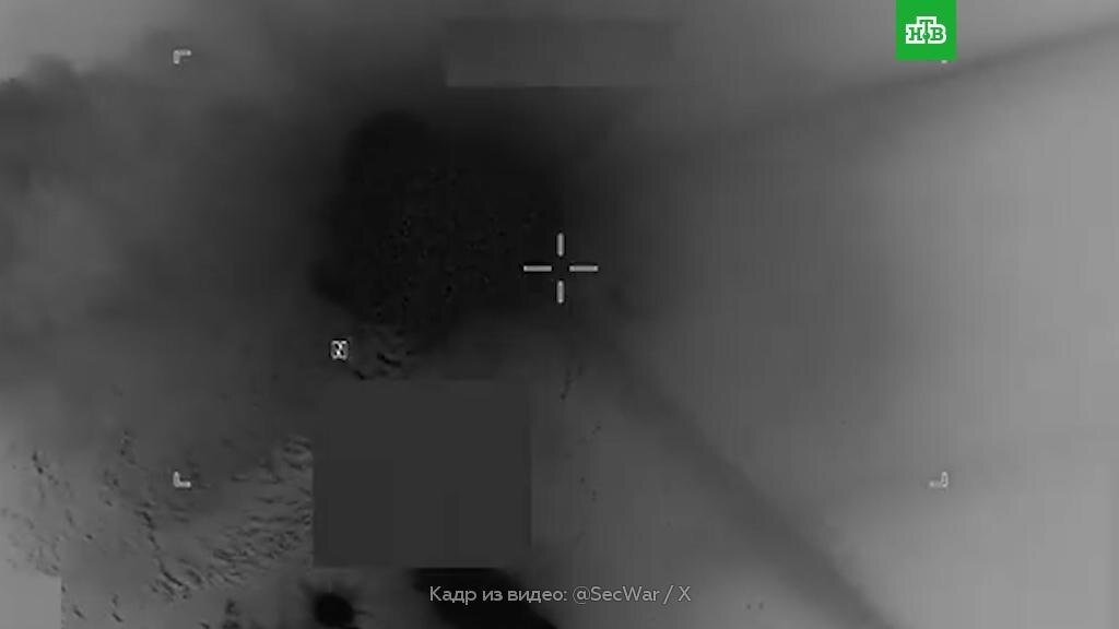    Глава Пентагона опубликовал видео удара по судну с «наркотеррористами»