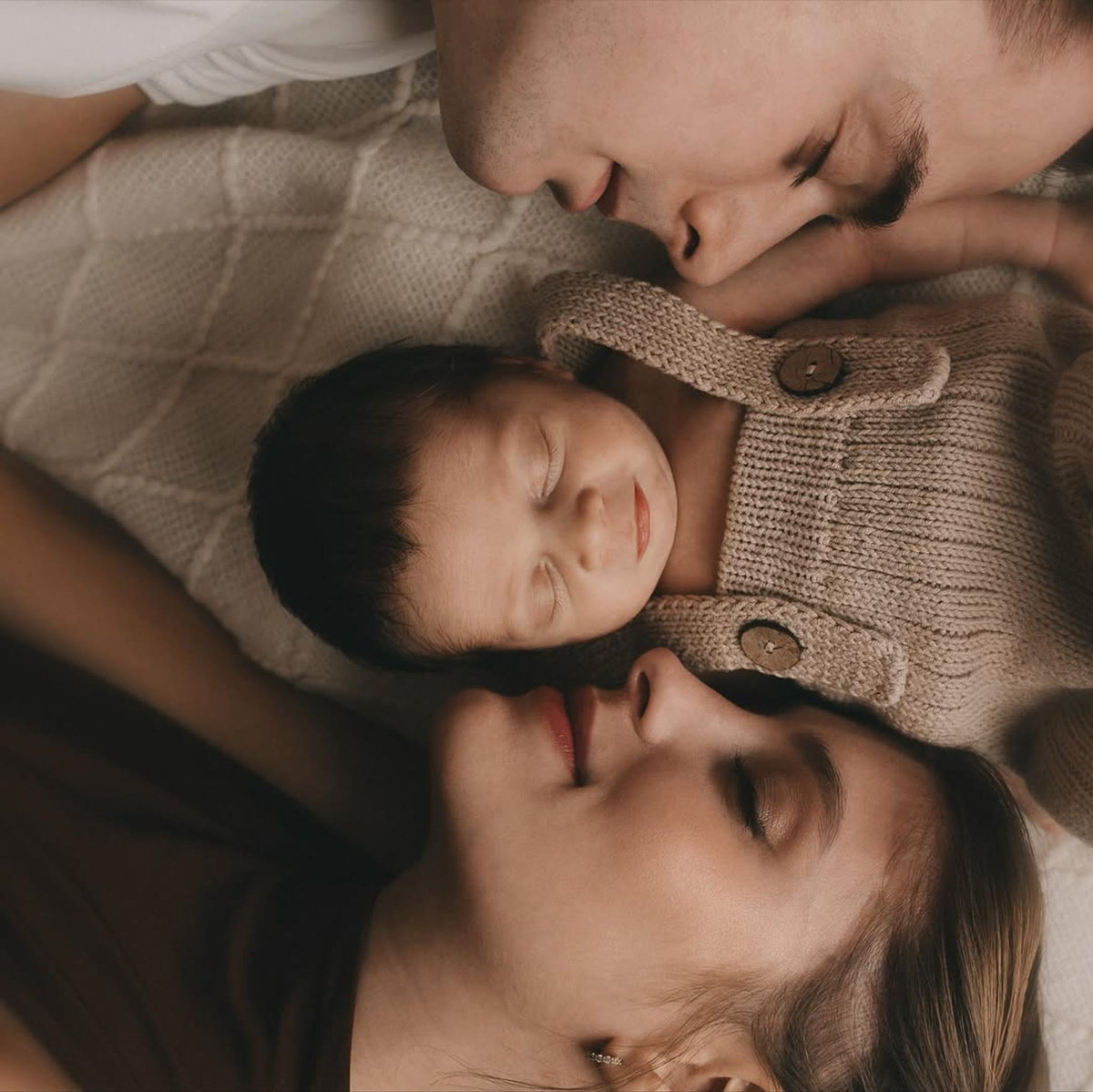     Алёна Косторная и Георгий Куница. Фото: Инстаграм (запрещён в РФ) @aliona_officialnew