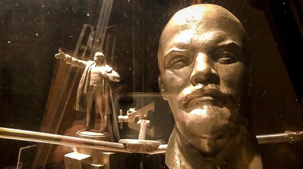 НАШ ГЛАВНЫЙ. НАШ ТОВАРИЩ