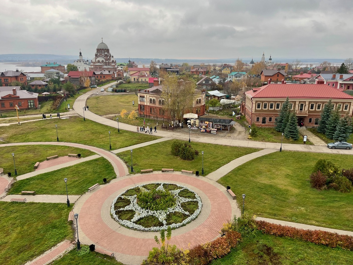 Остров-град Свияжск. Вид с обзорной башни.
