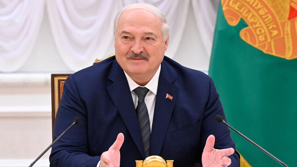     Лукашенко призвал навести порядок для передачи власти молодежи Александр Миридонов/POOL/ТАСС