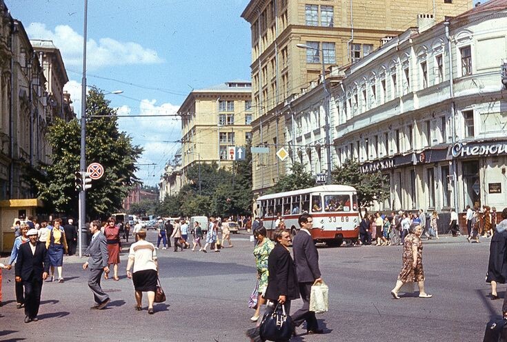 Советская улица в 1970-е годы, Москва
