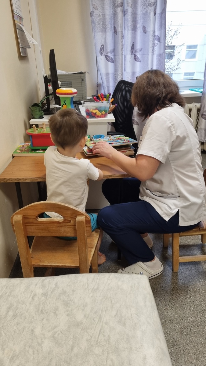 У логопеда. Специалист прекрасный, слов нет!