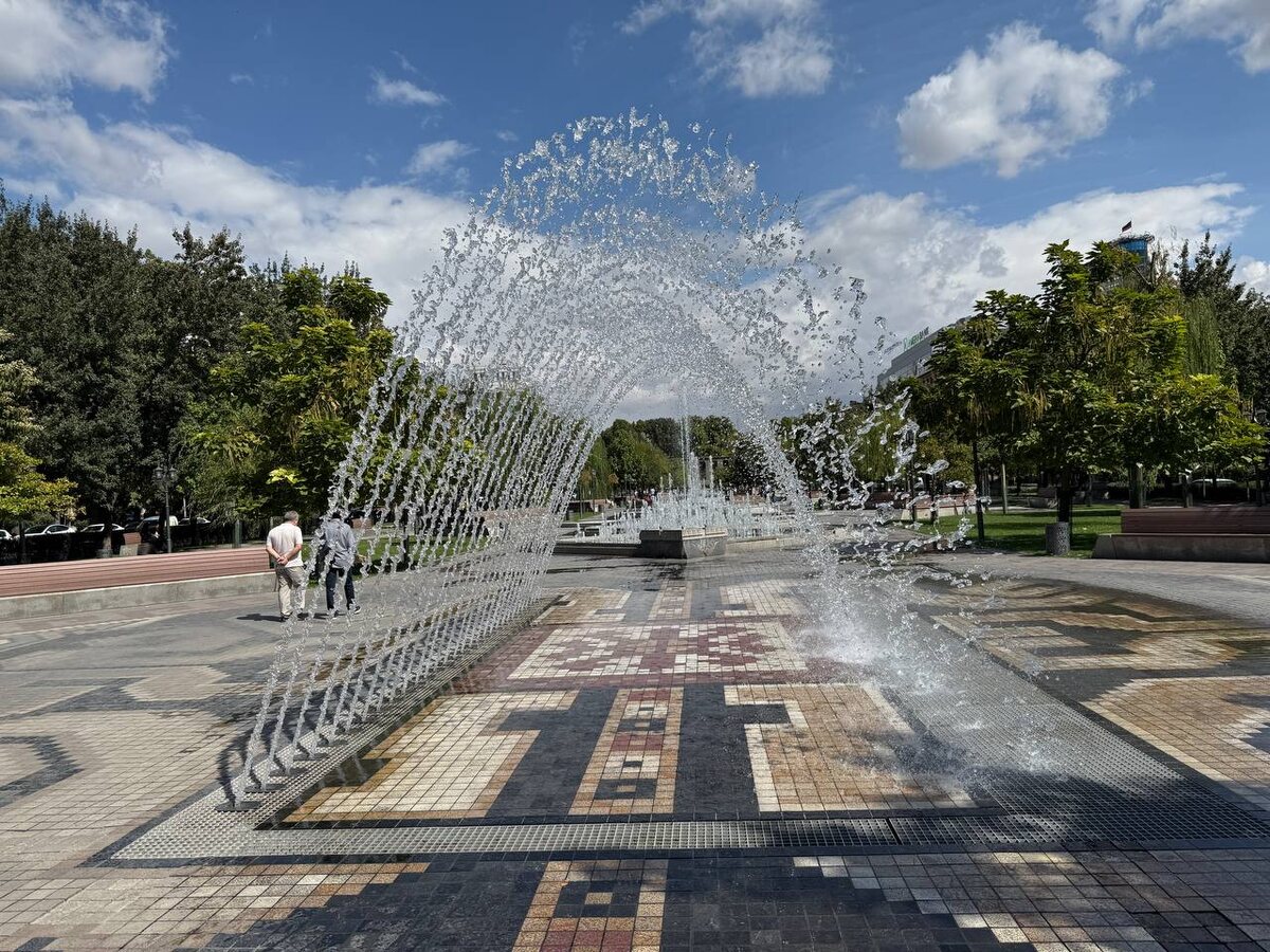 Ереван весь в фонтанах