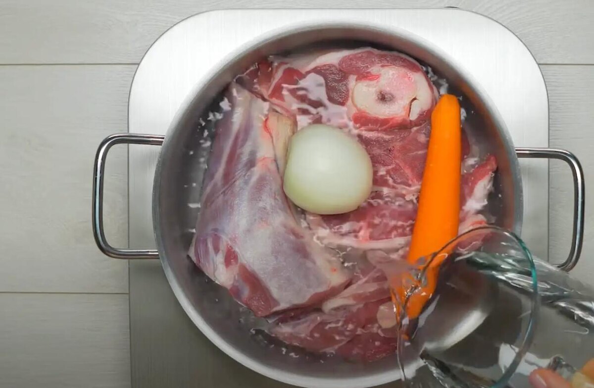 Always Yummy! / YouTube📷Отварите мясо с овощами