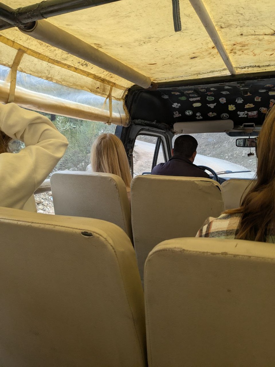 фото автора - внутри "джипа"