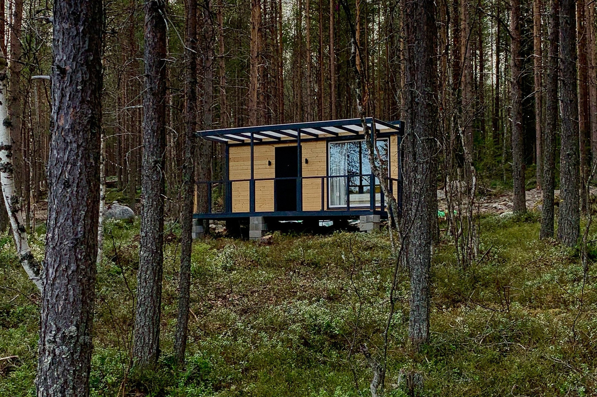Глэмпинг «Точка притяжения» посреди арктической природы