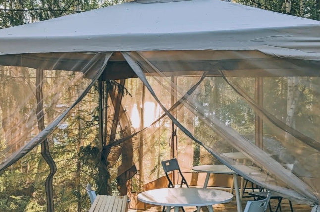 Глэмпинг «Точка притяжения» посреди арктической природы