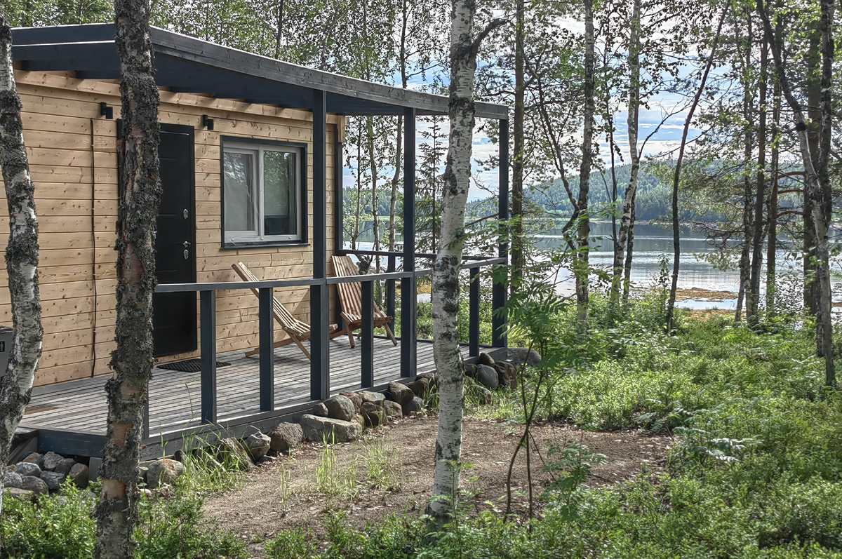 Глэмпинг «Точка притяжения» посреди арктической природы