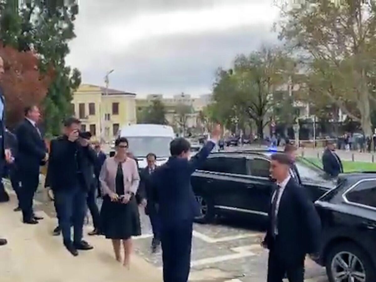    "Позор, предатель": президента Румынии освистали в городе Яссы за поддержку Украины© соцсети