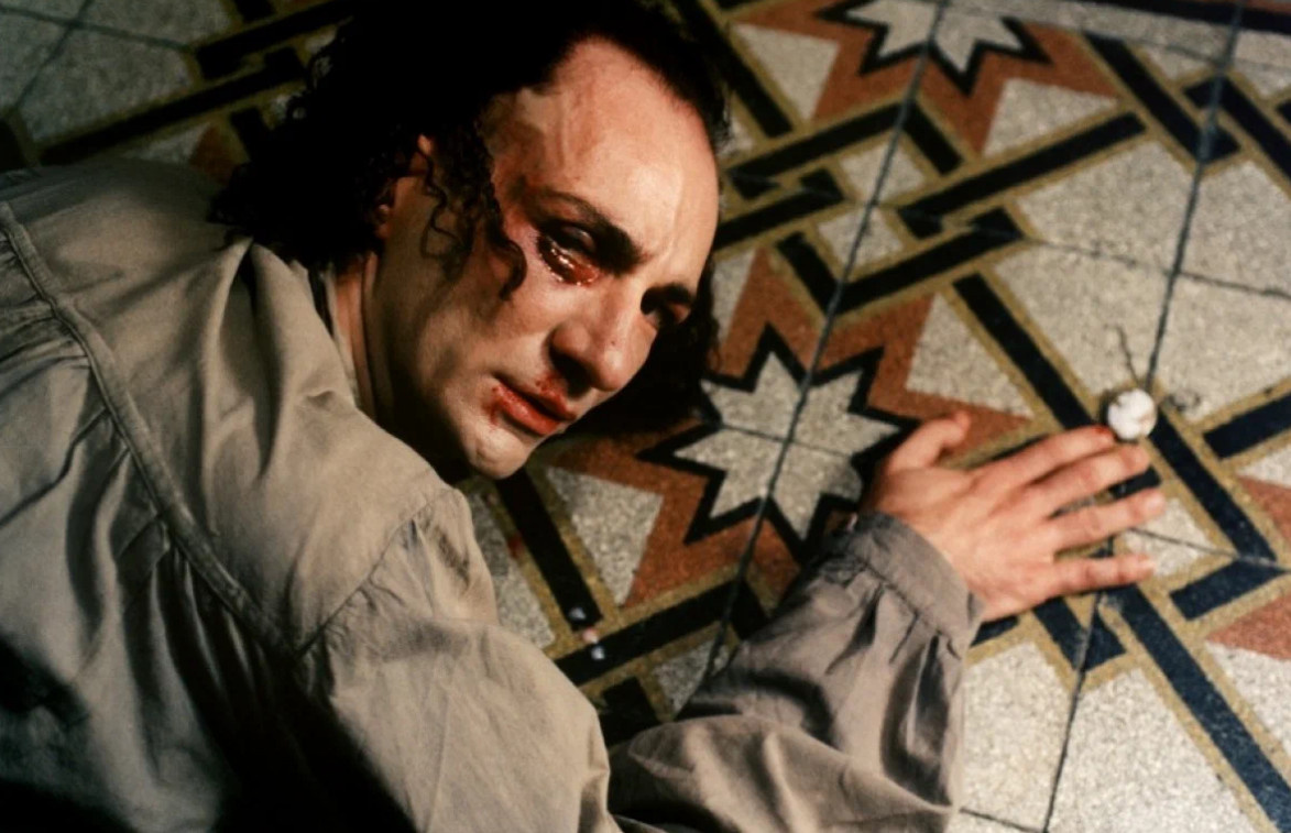 Из фильма «Восковая маска» (1997)