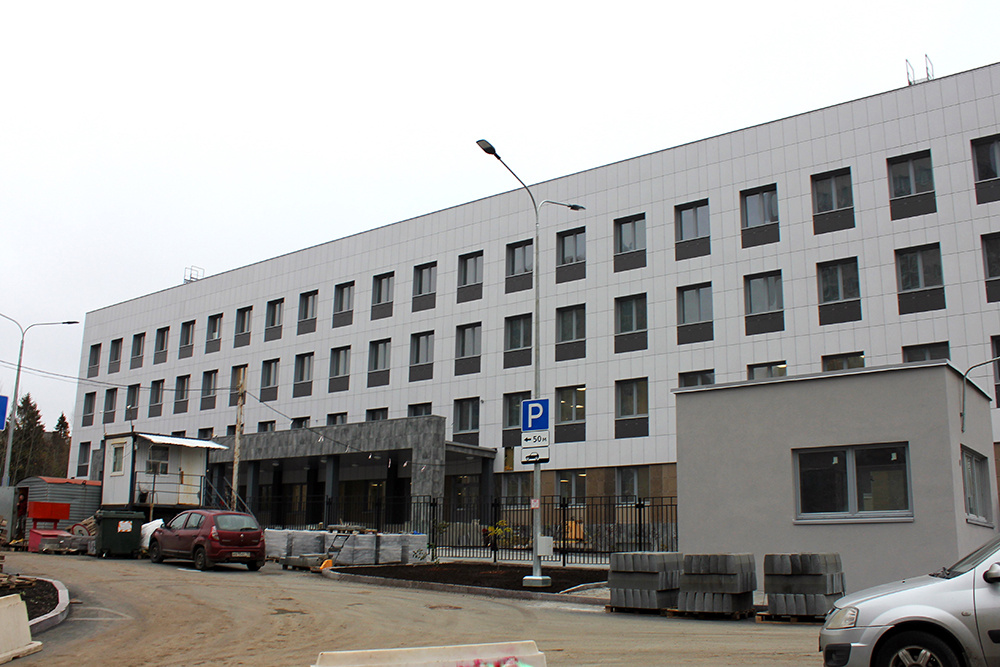    Строительство поликлиники на Кукковке. Фото: пресс-служба Петросовета