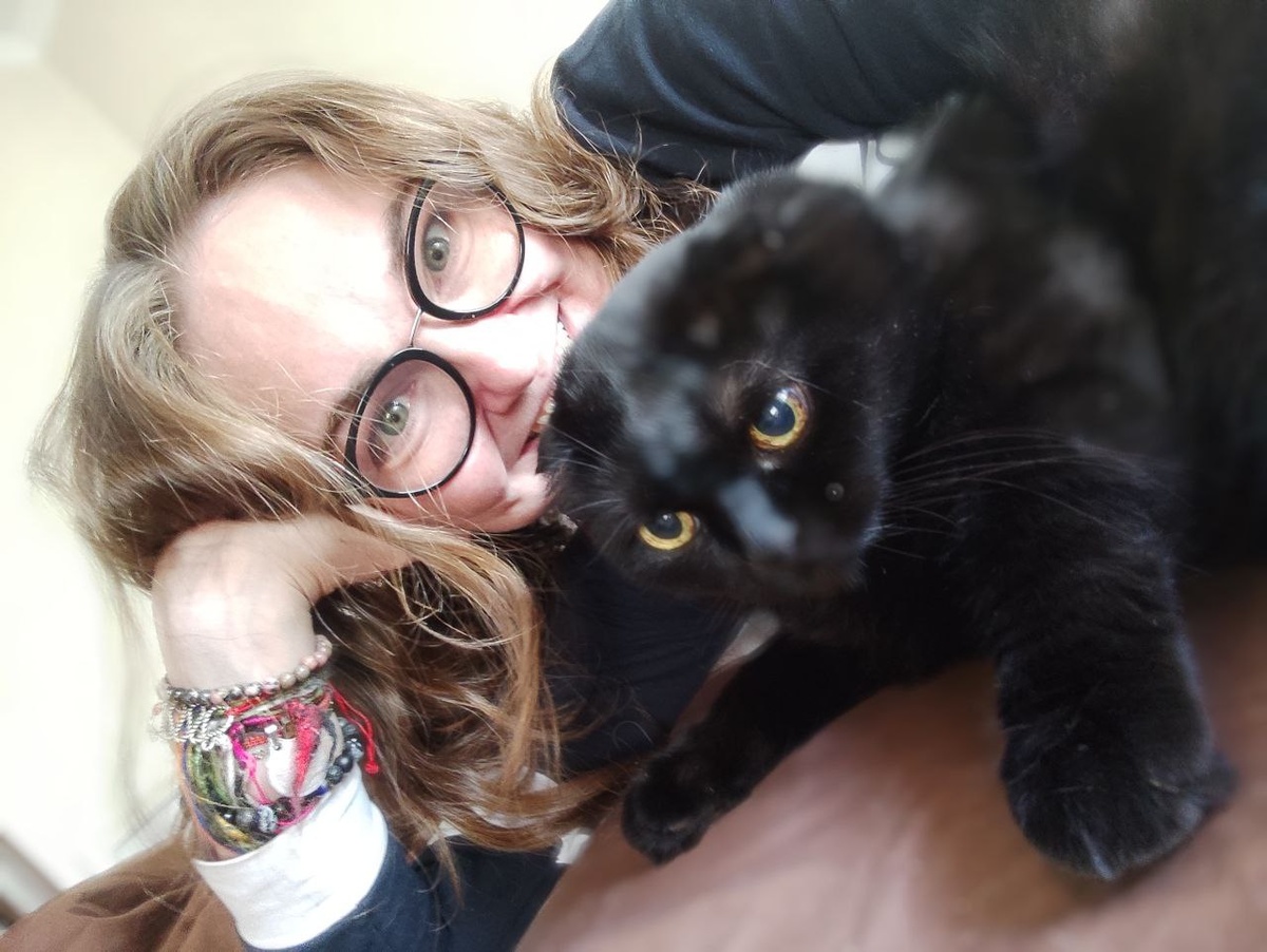 Единственное исключение из правила "никого не подбирать" - это идеальный для совместного проживания кот Бегемот.