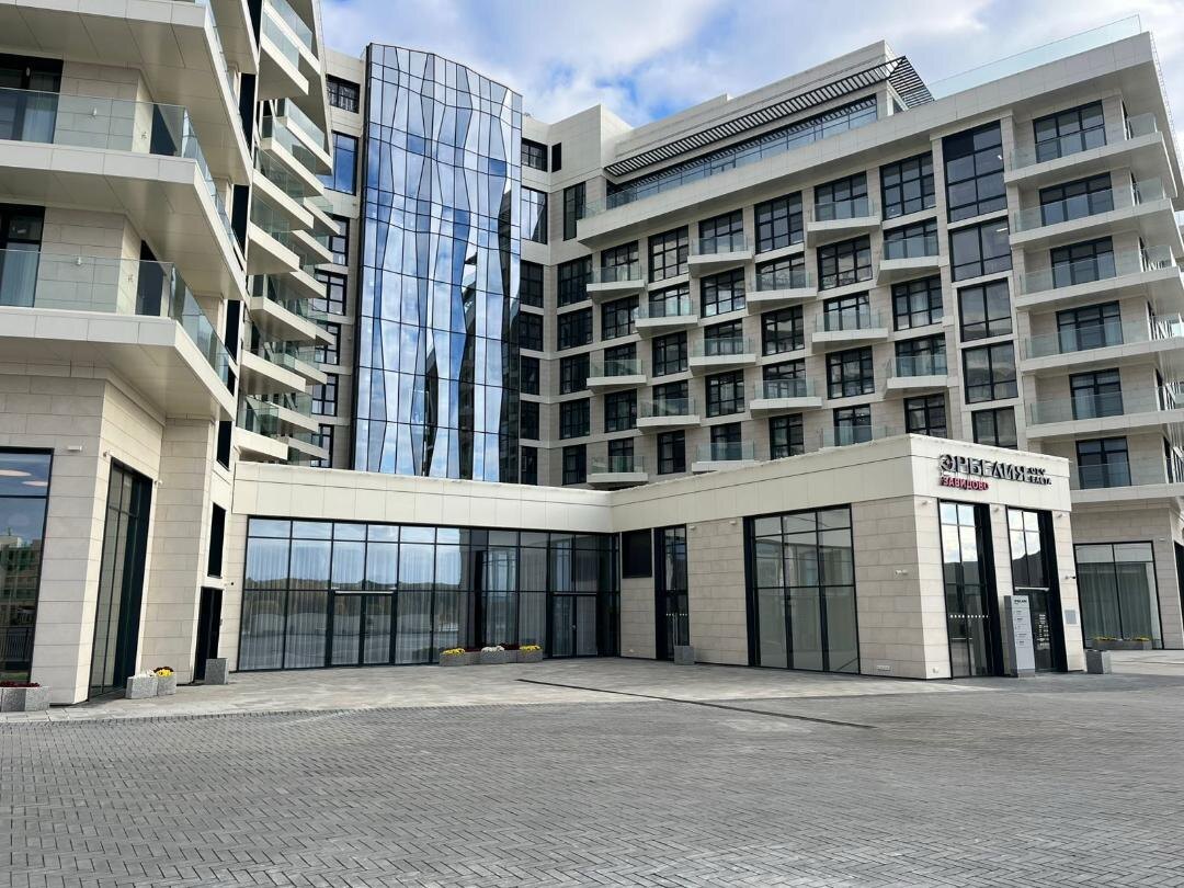 вход в ресторан "Венецианов" со стороны набережной