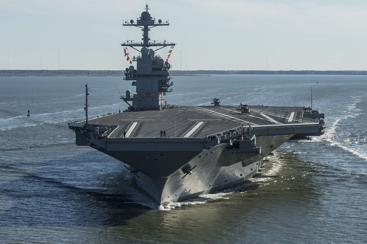    Фото: Mass Communication Specialist 2nd Class Ridge Leoni, источник: U.S. Navy via Getty Images