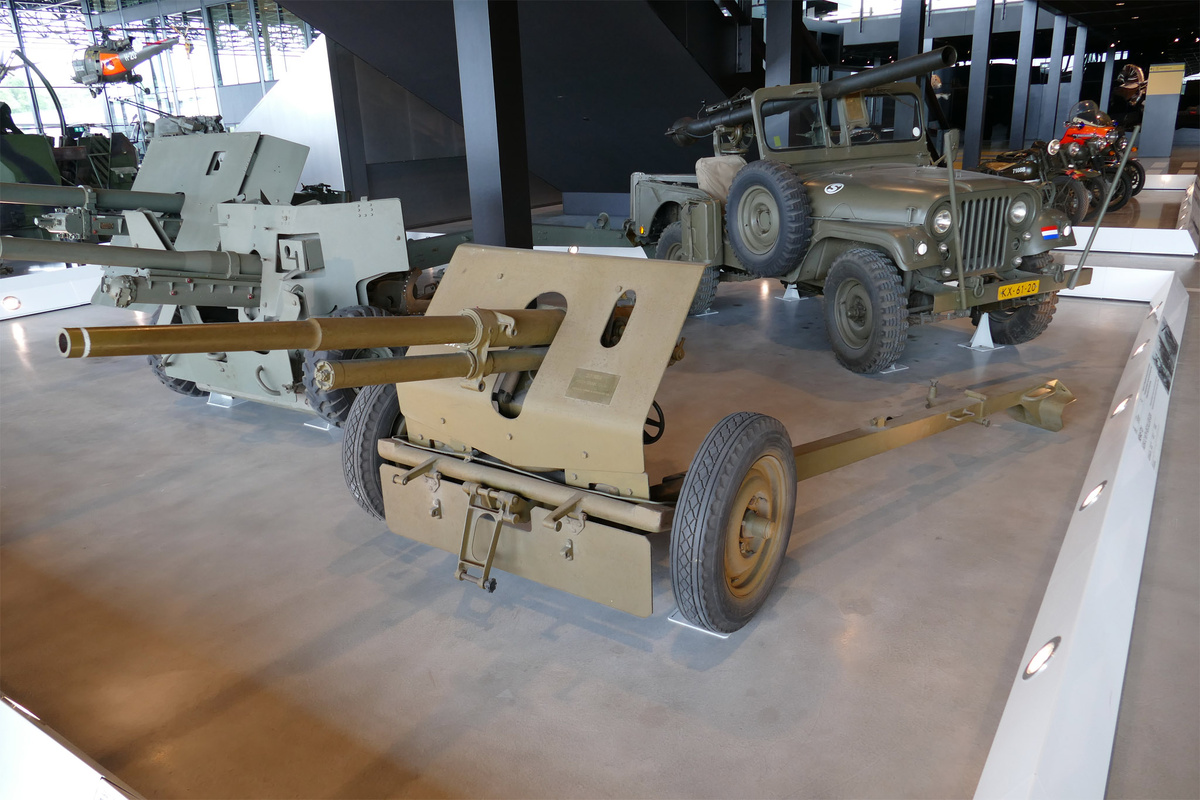 Орудие в экспозиции Национального Военного Музея, Нидерланды.