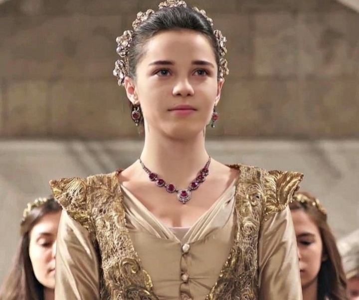                                 Хандан Султан 