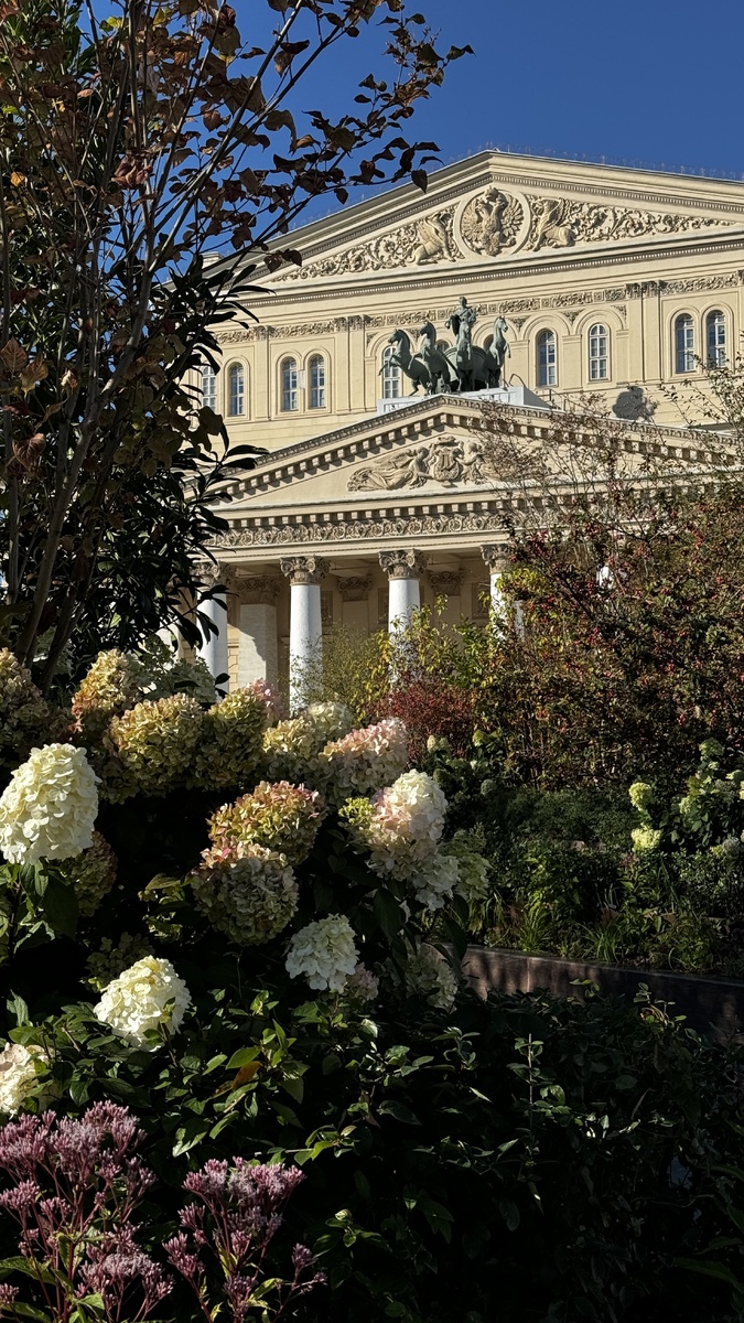 Площадь у большого театра Москвы