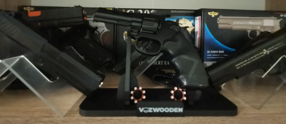 Игрушечные пистолеты