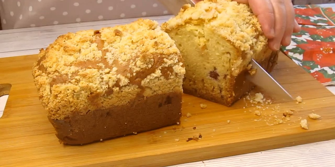 Этот рецепт прямо вот наш. Каждый раз в восхищении. Всё смешал, в форму и в духовку, нежненький такой.