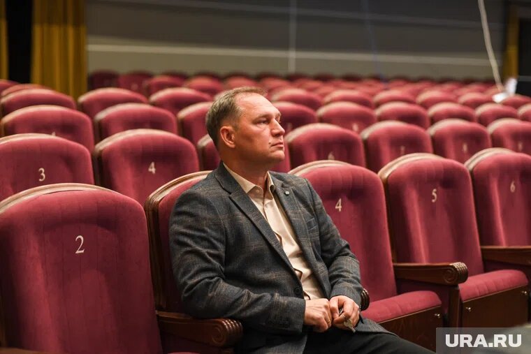 Роман Явныч вернул в Тюменский театр кукол спектакли для взрослых. Фото: Никита Сабашников © URA.RU