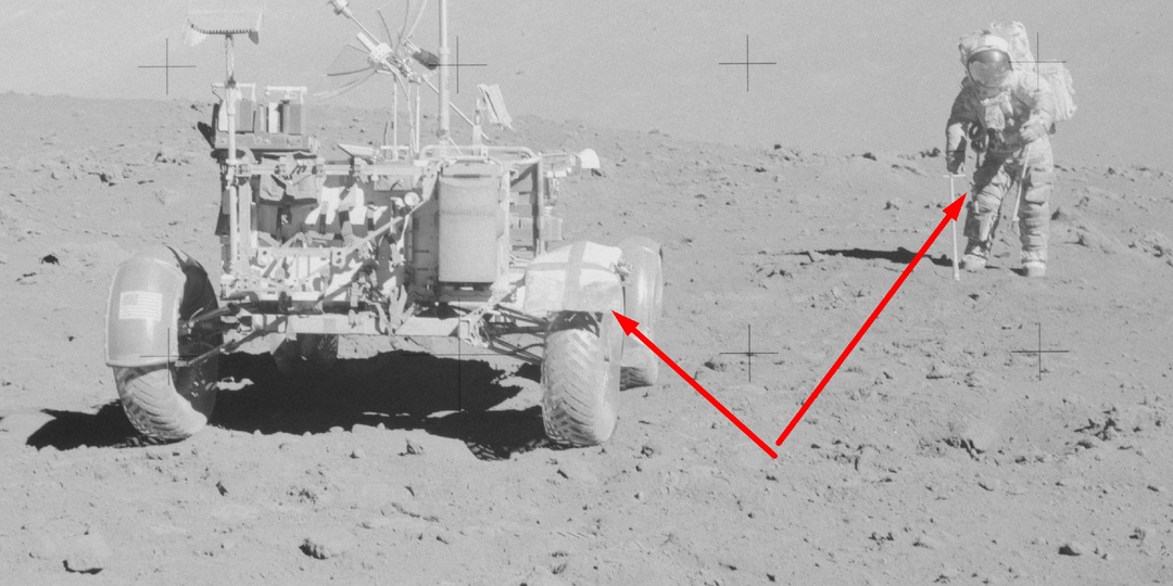 Разбираем побасенки НАСА о полётах на Луну. Можно ли отломать крыло ровера случайно зацепив его молотком , торчащим из кармана?