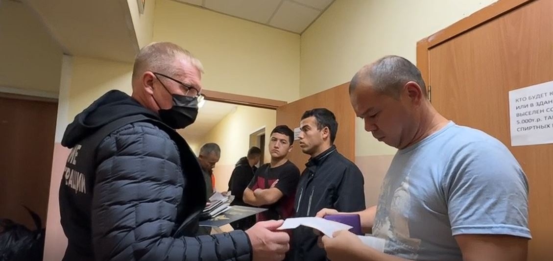 Фото: скриншот видео пресс-службы ГУ МВД РФ по Петербургу и Ленобласти