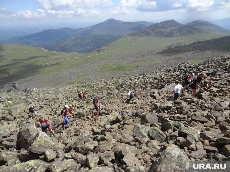 На Конжаке 30 лет подряд в июле проходит горный марафон, куда съезжаются туристы со всей страны и даже из-за границы
Фото: Андрей Гусельников © URA.RU