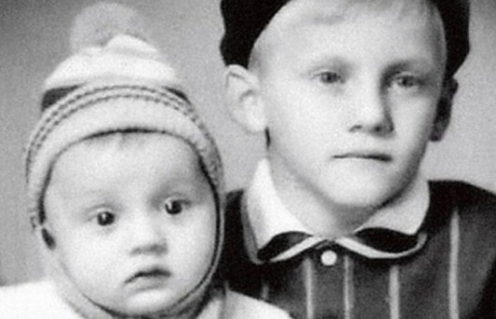Стас Михайлов в детстве с братом.
