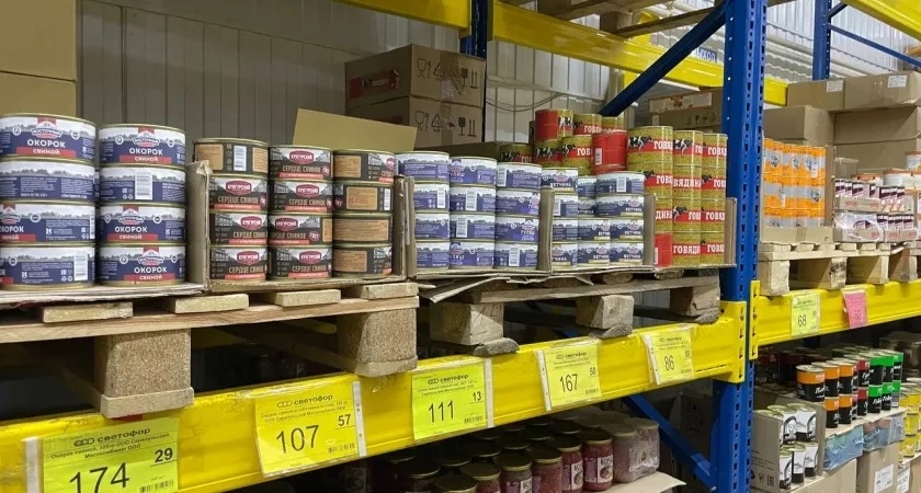    В "Светофор" за белорусской тушенкой: вскрываем три банки с консервами - рассказываю что внутри