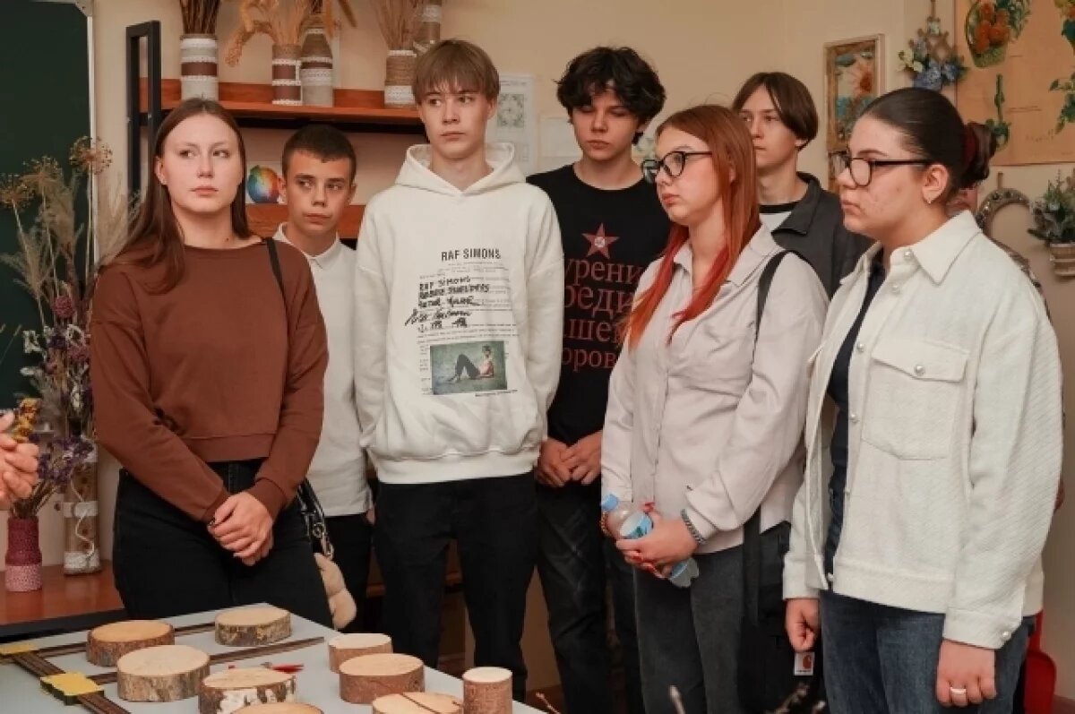    Школьники Тверской области могут попробовать себя в 80 профессиях