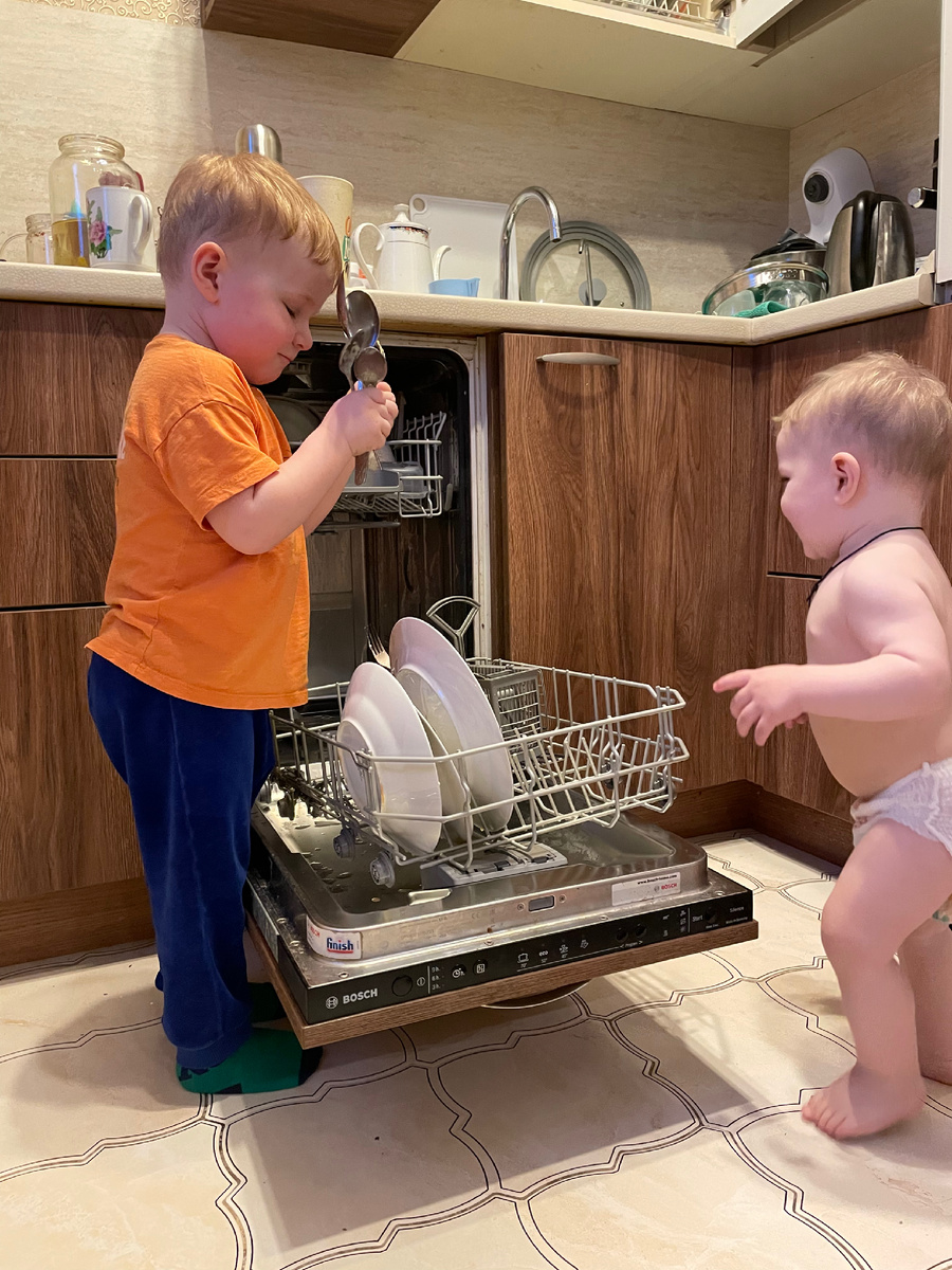 Парни в деле