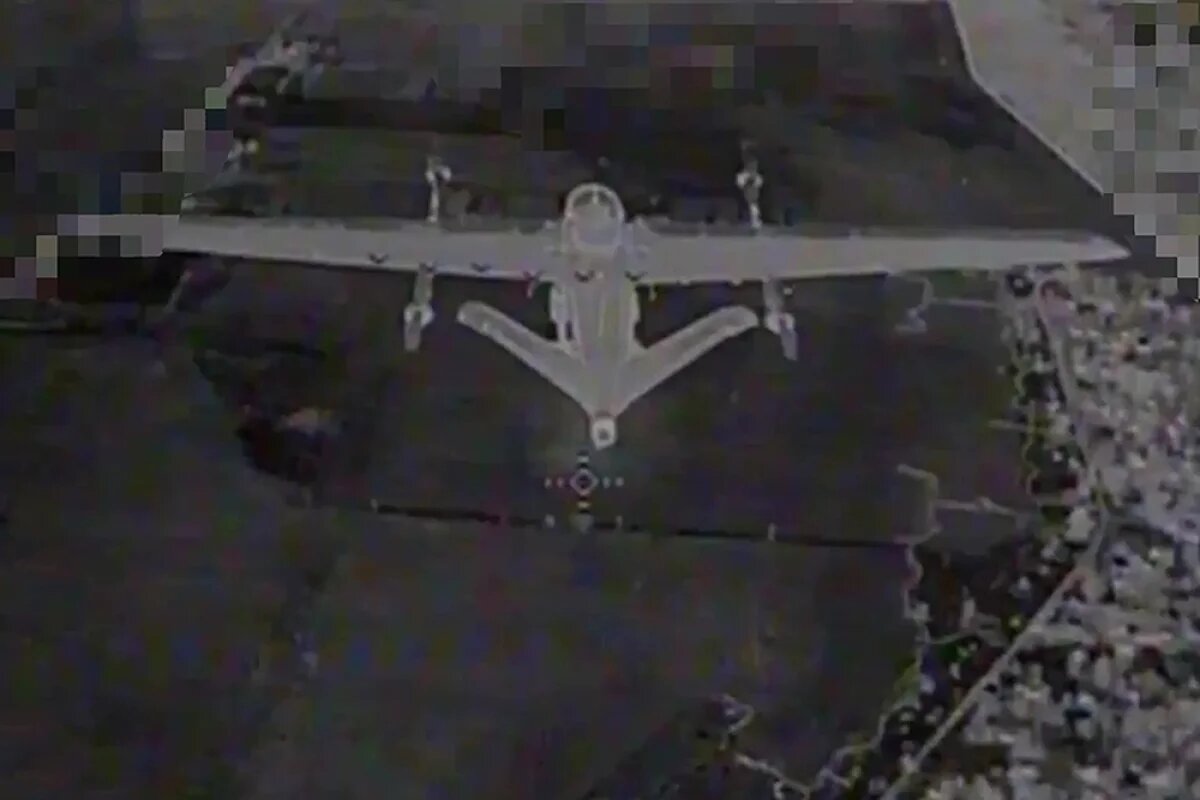    После атаки беспилотников в Ростовской области горит трава