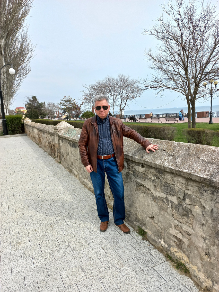 Здесь мне всего 62 года... А время летит!