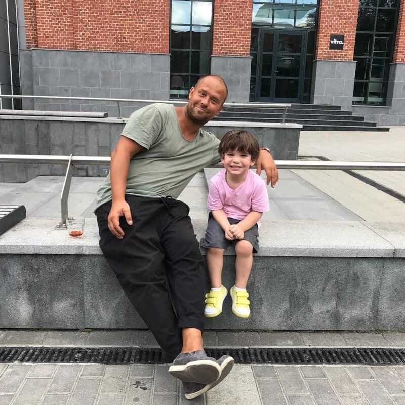 с Сандриком