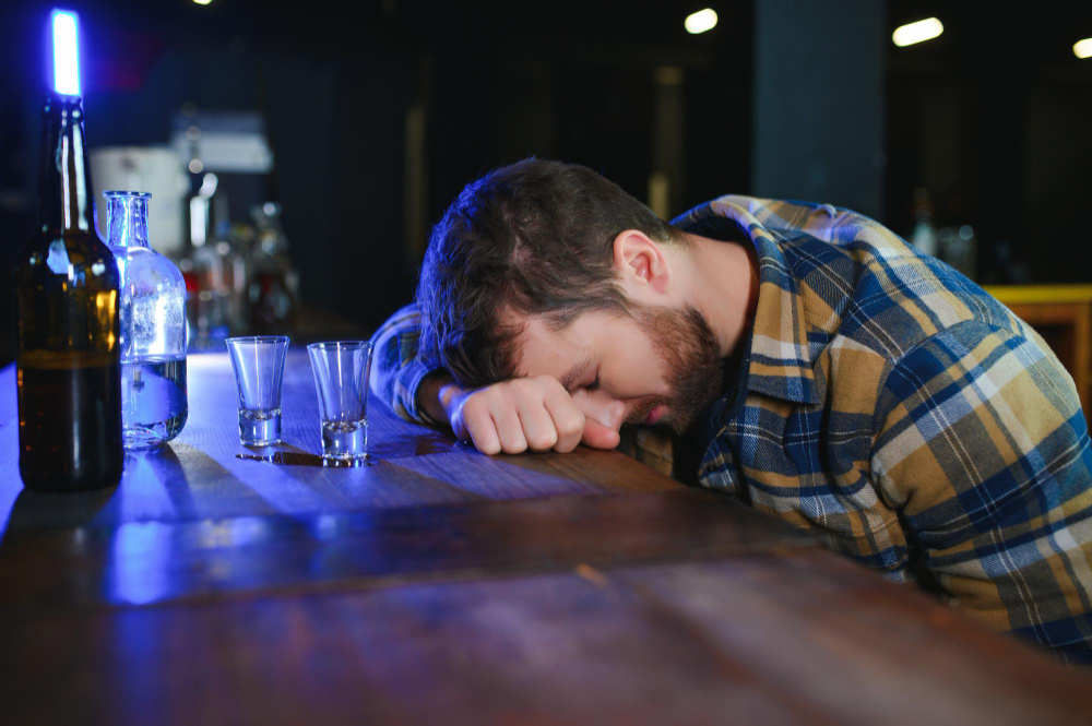 Как помочь человеку после запоя: простые шаги. (источник изображения: freepik.com)