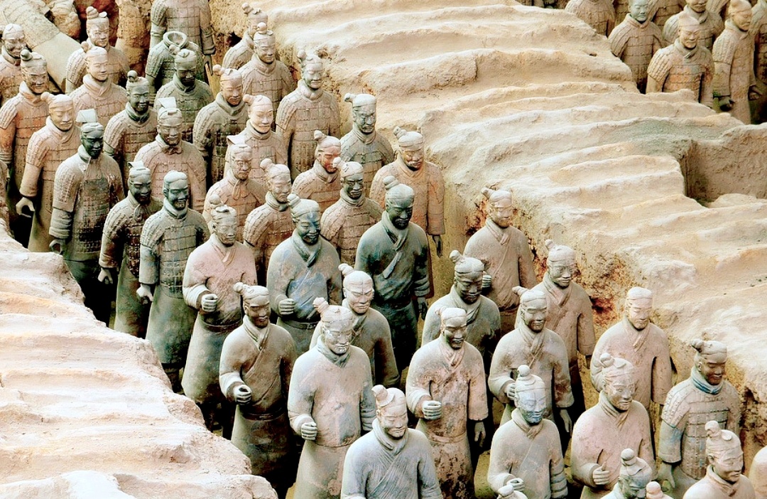 Терракотовая армия императора Ши Хуан Ди.