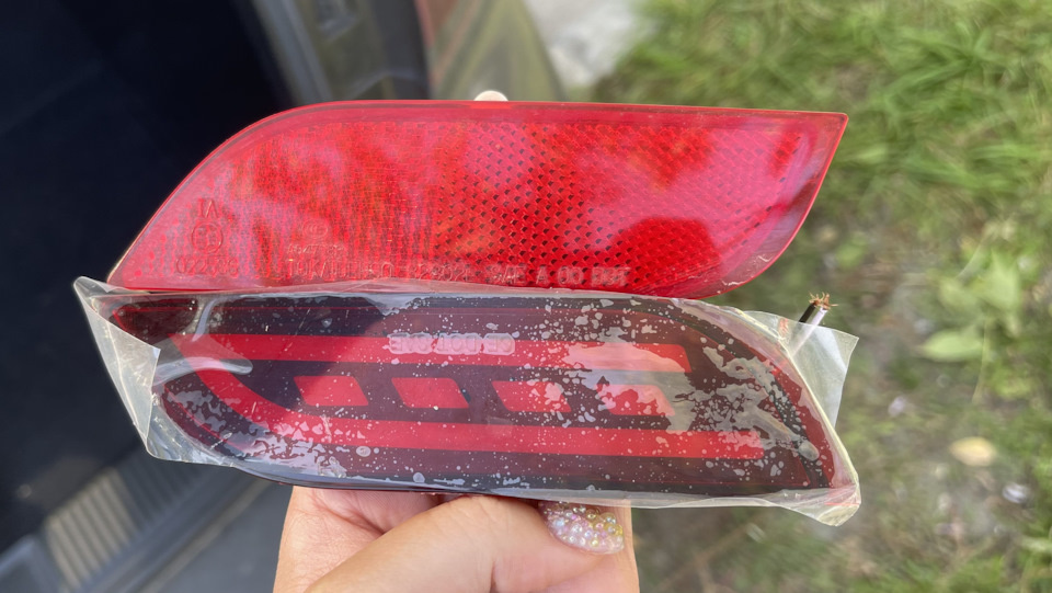 сверху-оригинал, снизу — Али