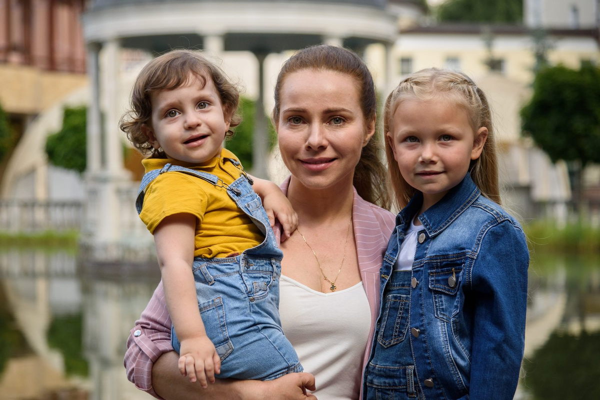 Кадр из сериала "Наперекор судьбе" (2021)