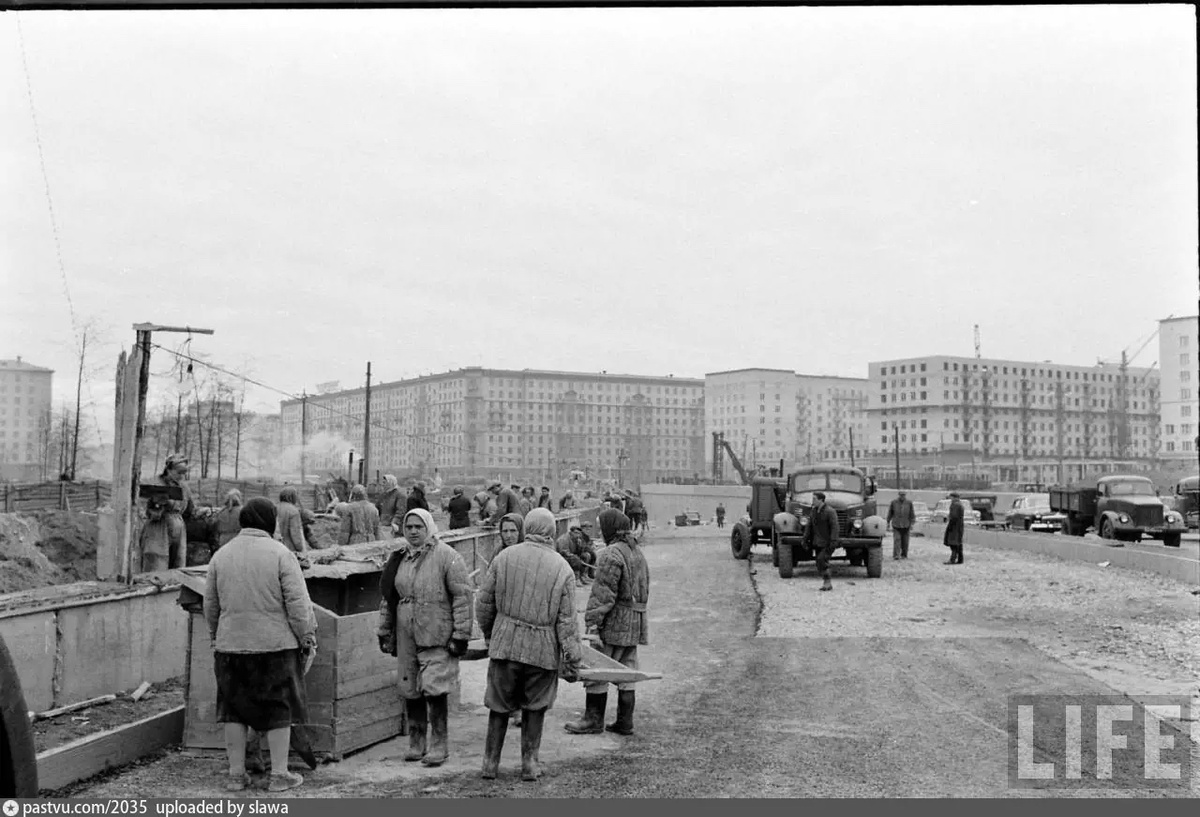 Строительство тоннеля в 1961 году. Точка примерно такая же, как и на прошлом фото. Вид в сторону Ленинградского проспекта. С сайта www.pastvu.com.