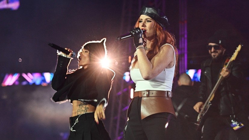     Юлия Волкова и Елена Катина (t.A.T.u.)  Виктор Толочко /Sputnik/РИА Новости