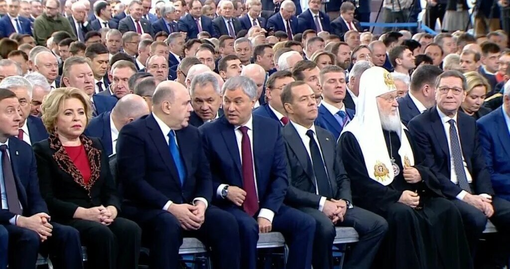 Сами придумали бюджет, сами в него поверили: если «не повезет», расхлебывать будет вся Россия